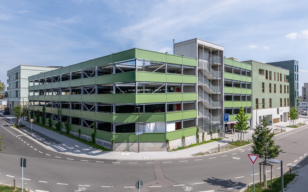Die viergeschossige Spinelli Quartiersgarage.